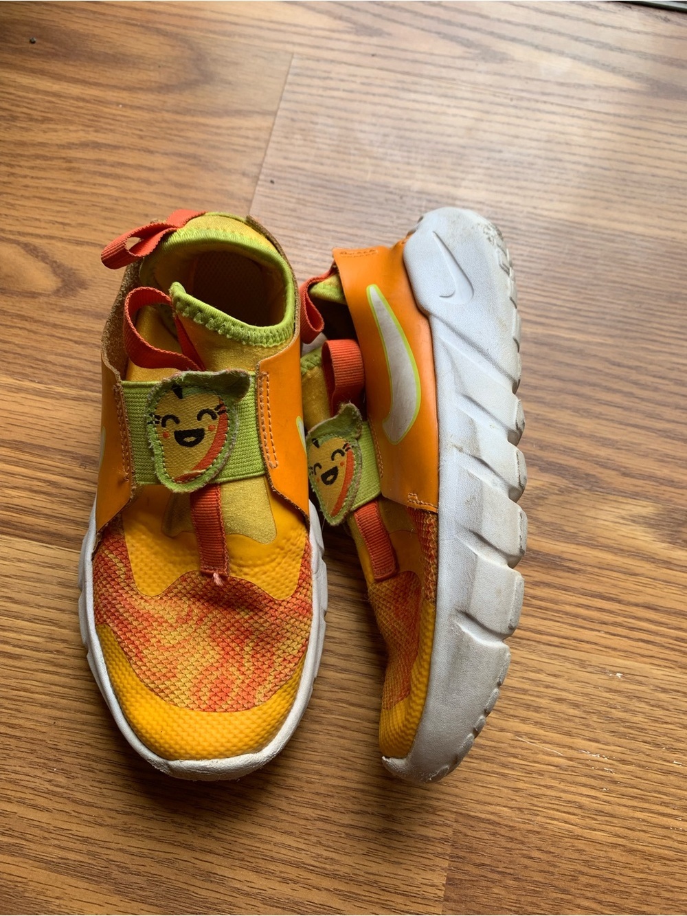 Nike Kids Orange and Yellow Smiley Patch Sneakers Footwear Size 1 Boy